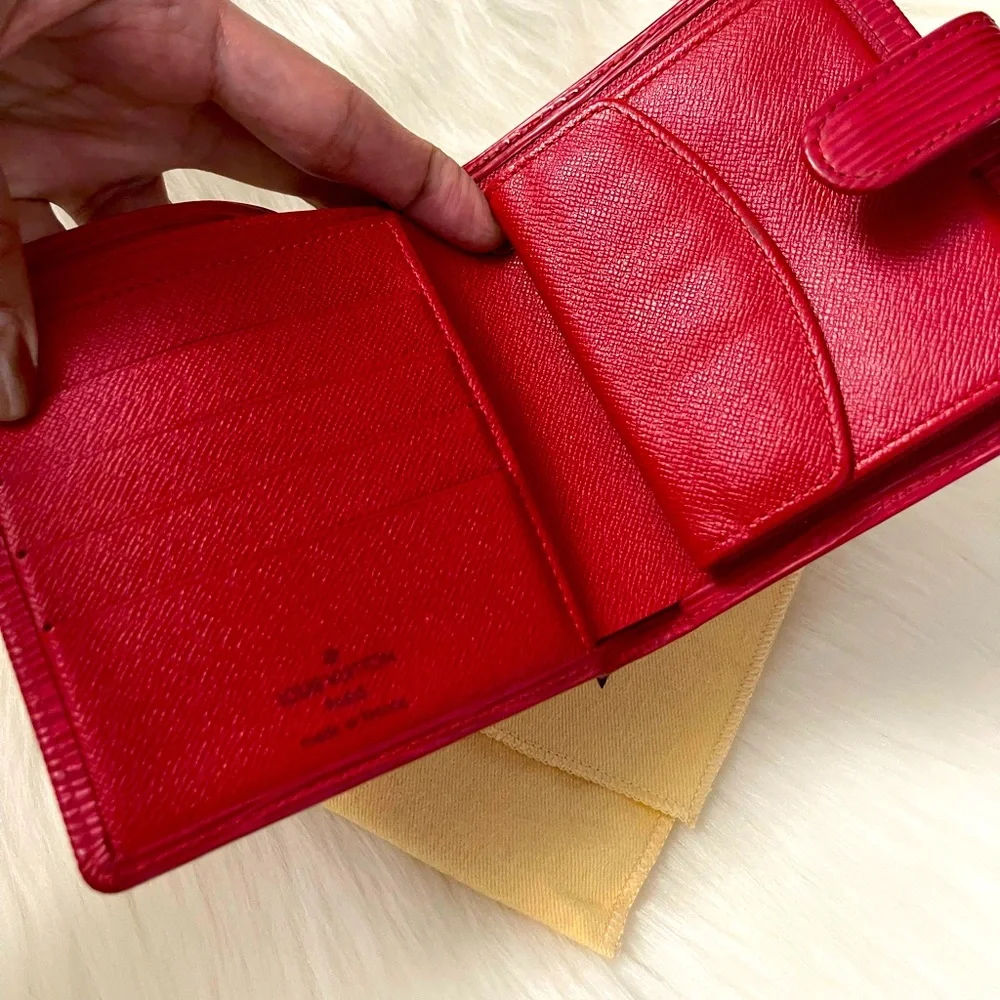 Louis Vuitton Red Epi Leather - Picture 2 of 5